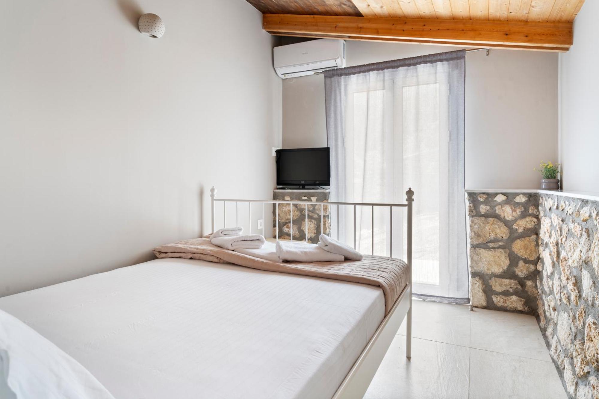 Villa Marcon Stone House Nikiana Exterior foto